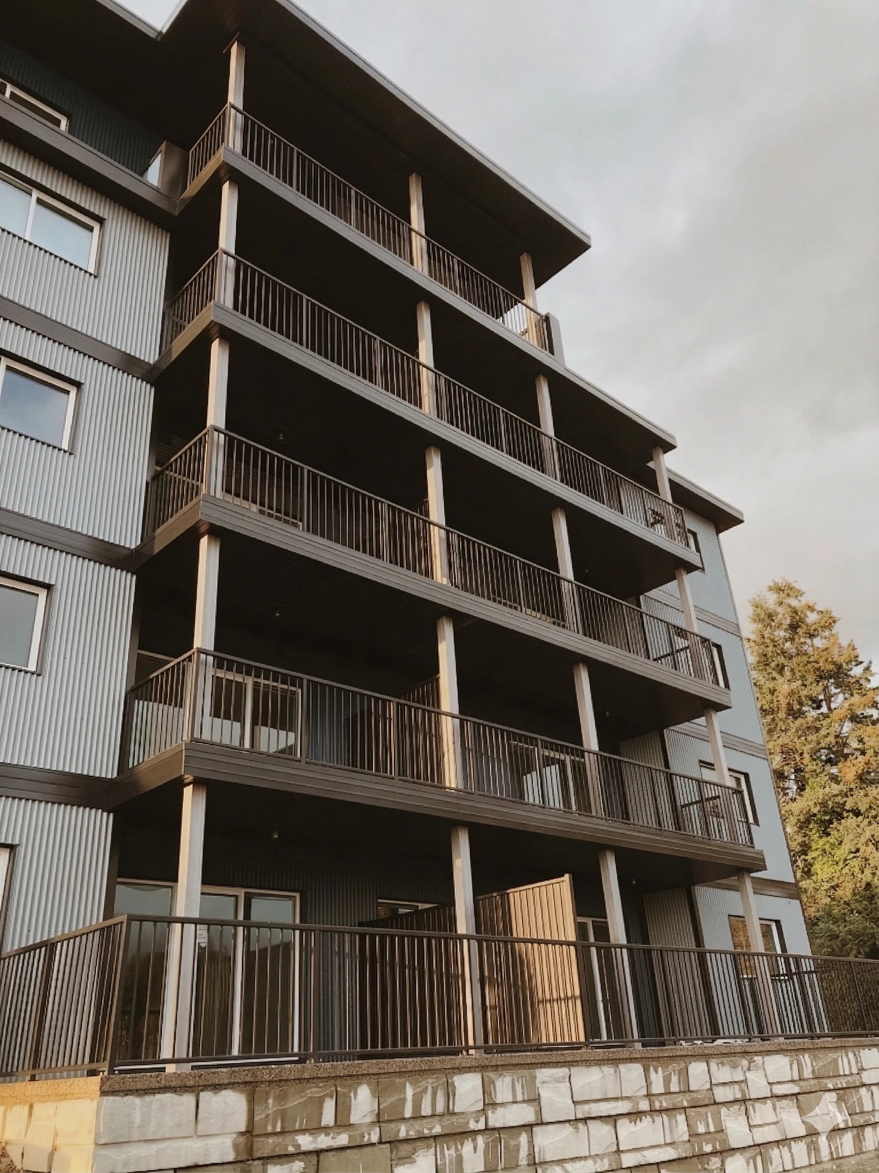 Aluminum railing on modern home