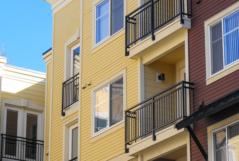 Picket Railings on apartment building, Innovative Aluminum Systems